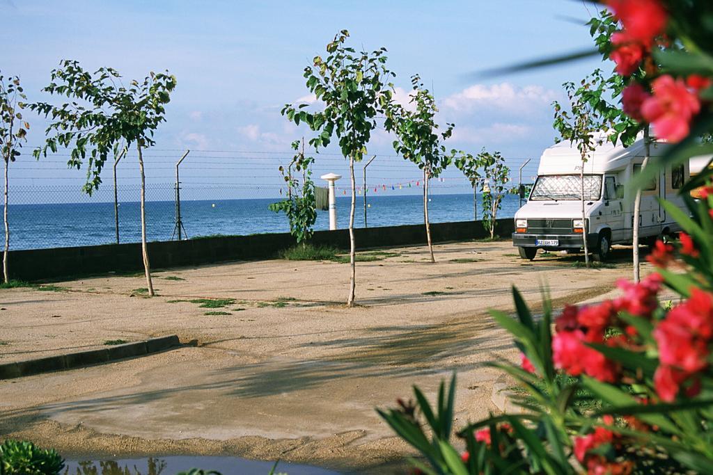 Camping Senia Caballo De Mar Pineda de Mar Exterior photo
